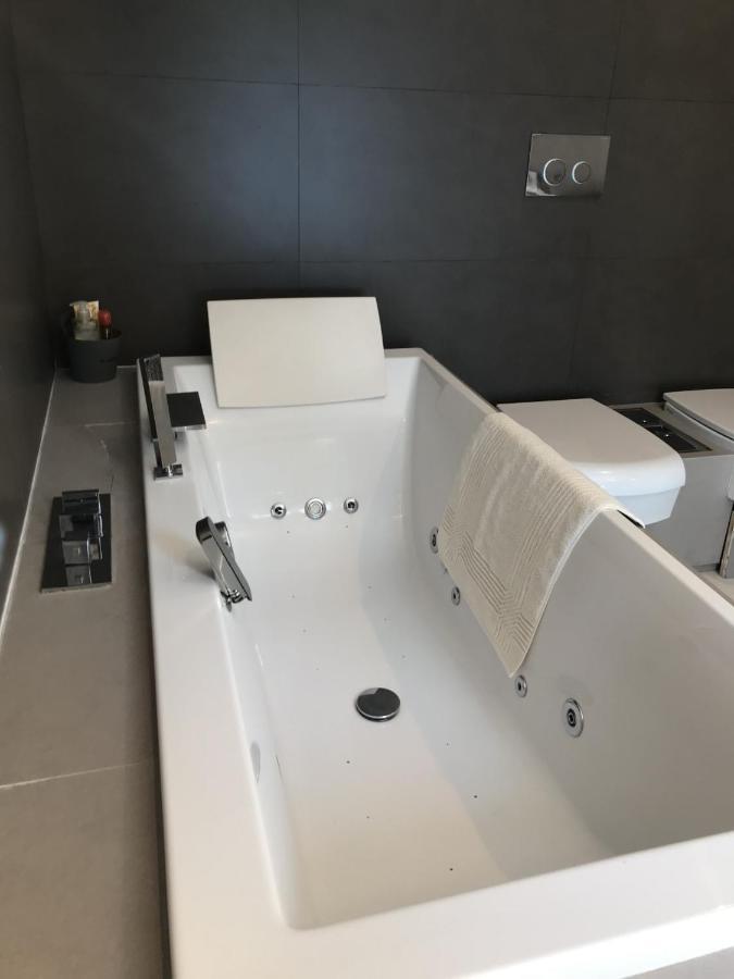 Appartement Montfleury, 2 Terrasses, 2 Chambres , 2 Sdb , Pkg Prive Piscine, 15 Min Walk To Croisette Beach And Palais Des Festivals Канны Экстерьер фото