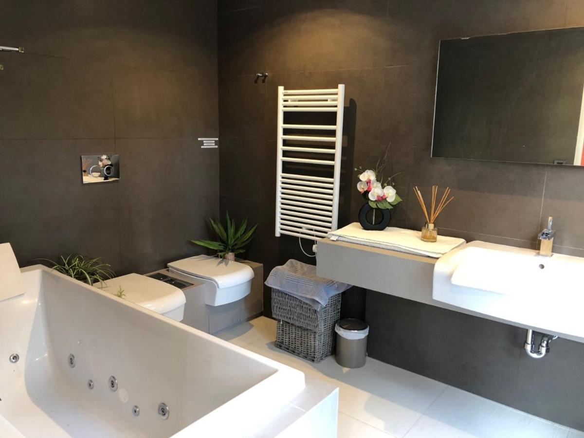 Appartement Montfleury, 2 Terrasses, 2 Chambres , 2 Sdb , Pkg Prive Piscine, 15 Min Walk To Croisette Beach And Palais Des Festivals Канны Экстерьер фото